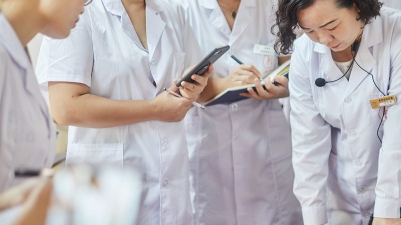 理疗馆和足疗店哪个更适合上班族