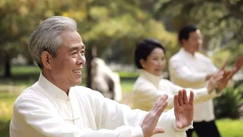 背部拔罐穴位图解析：找准穴位，养生从“根”开始